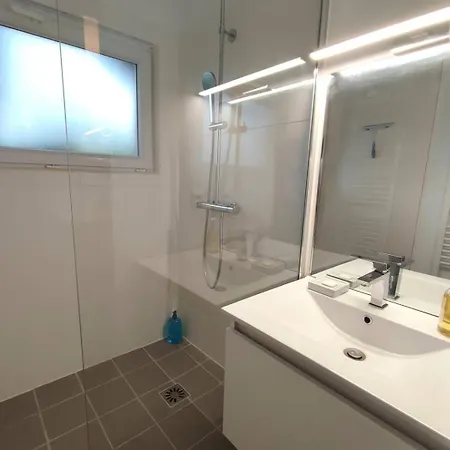 Maison Vue Et Wifi A 550m De La De Trestraou A - Ref 501 Villa
